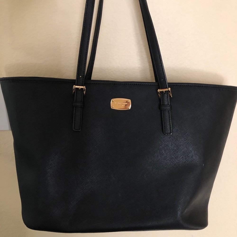 Michael Kors bucket tote